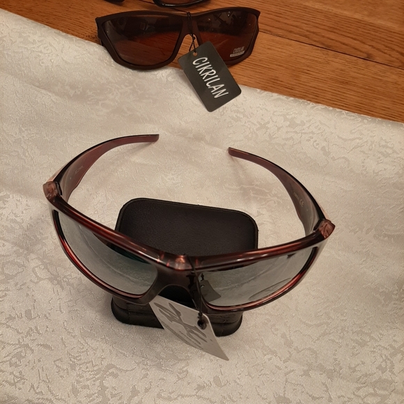Man's Sunglasses - Picture 7 of 8